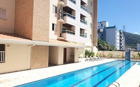 Lindo apto com 3 quartos, apenas 1 quadra da praia das Toninhas